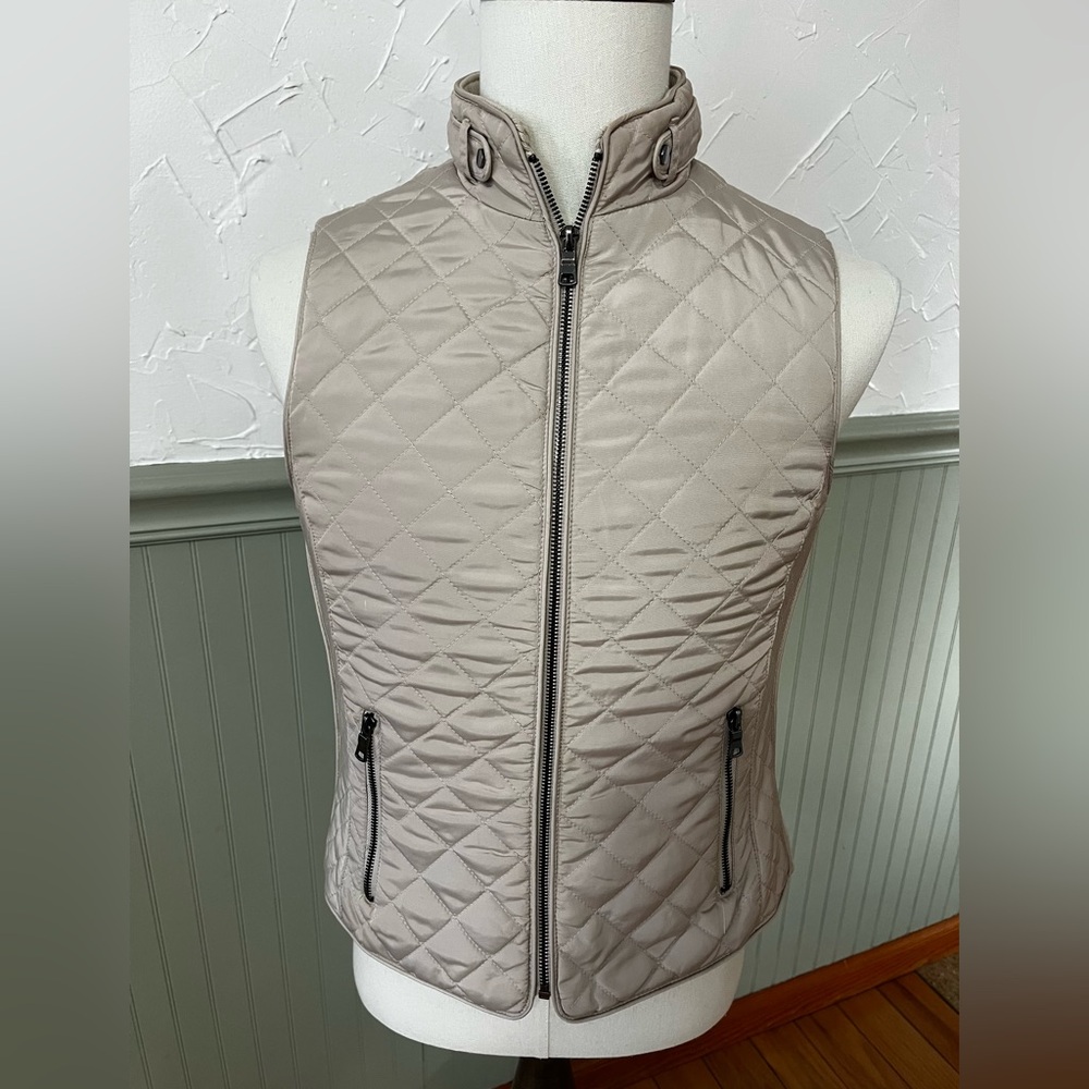 Westport 1962 Quilted Zippered Vest Pockets Beige Woman’s Size Small